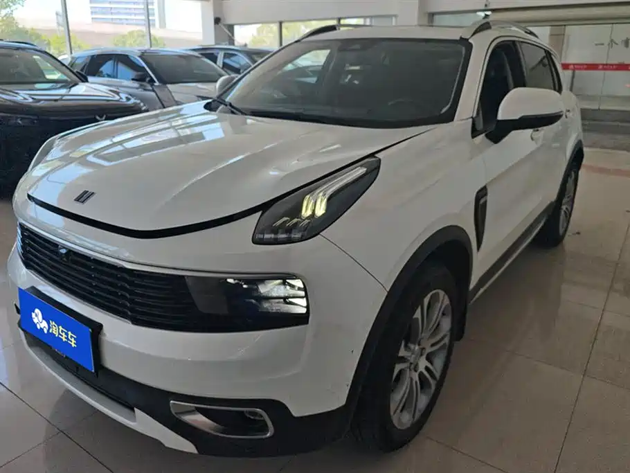 Lynk & Co 01