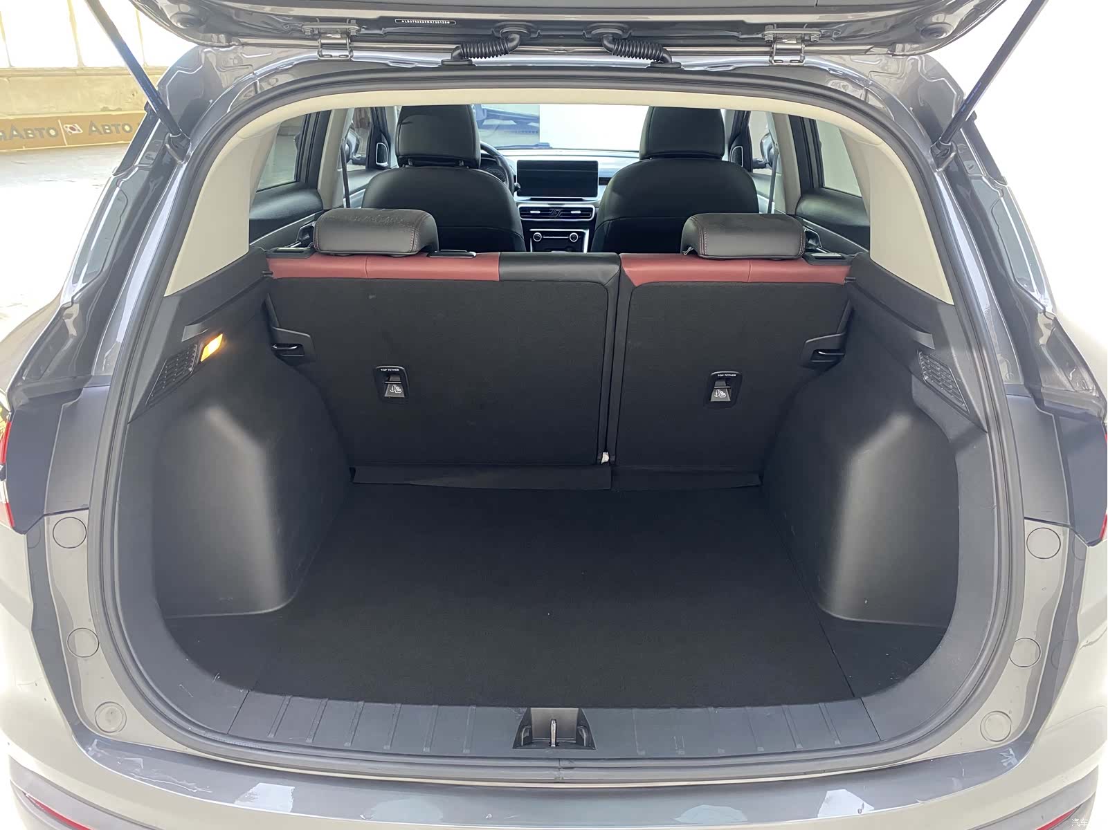 Geely Coolray, 2022 18
