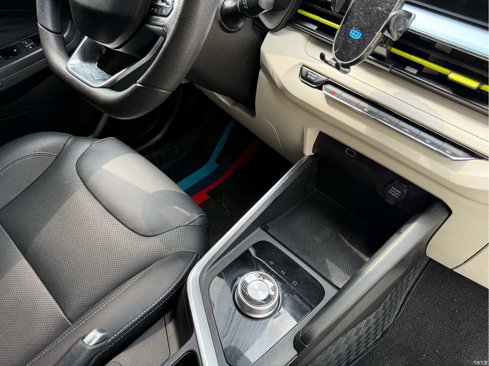 Geely EX3, 2022 11