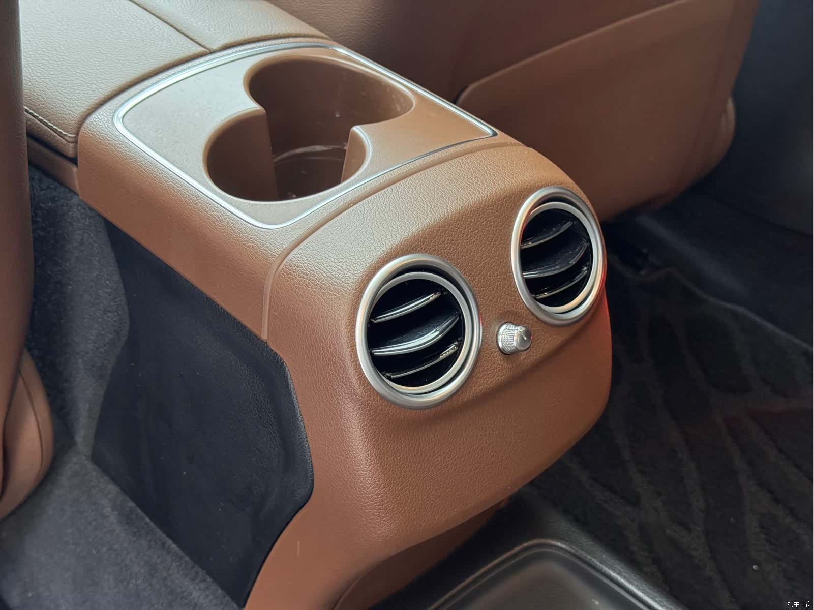 Mercedes-Benz E-Class, 2019 13