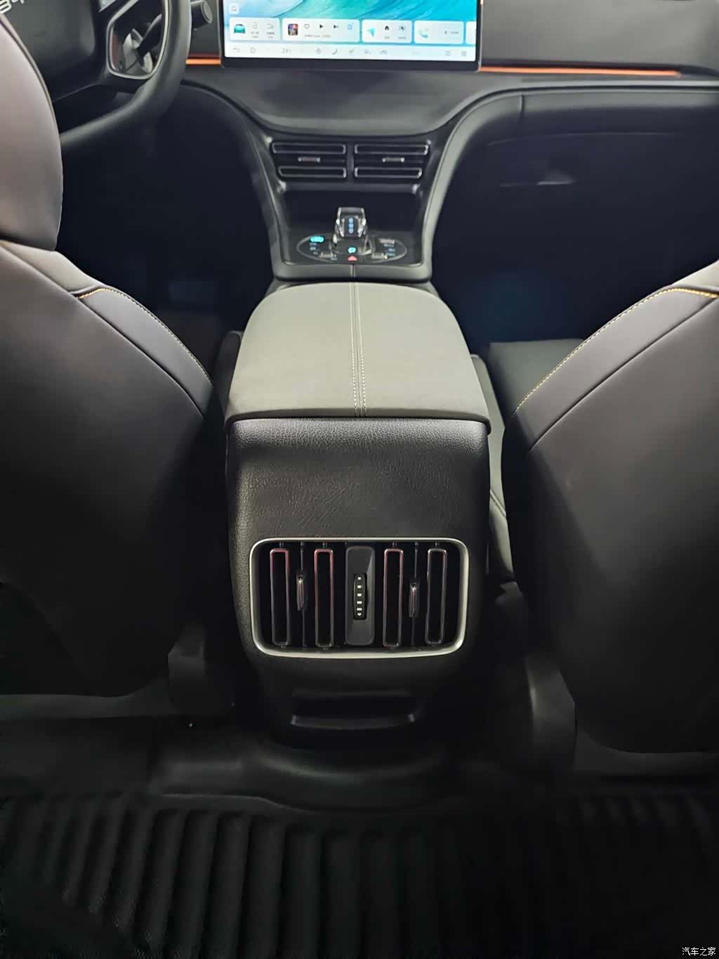 BYD HiAce, 2025 10