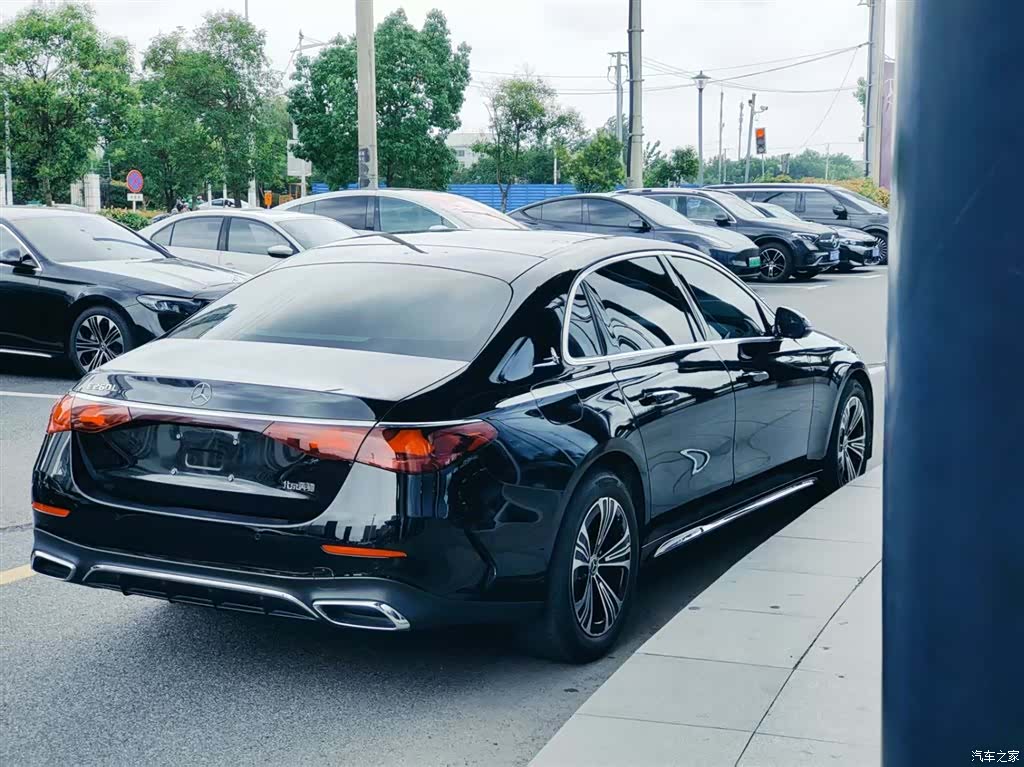 Mercedes-Benz E-Class, 2024 6
