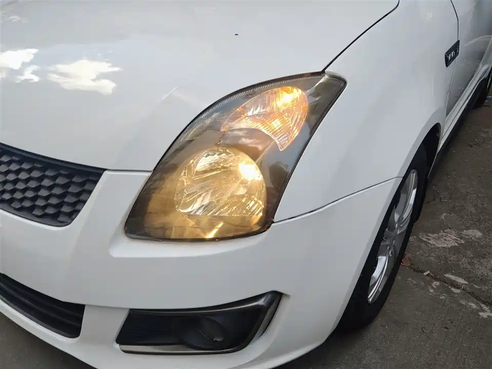 Suzuki Swift Suzuki Swift