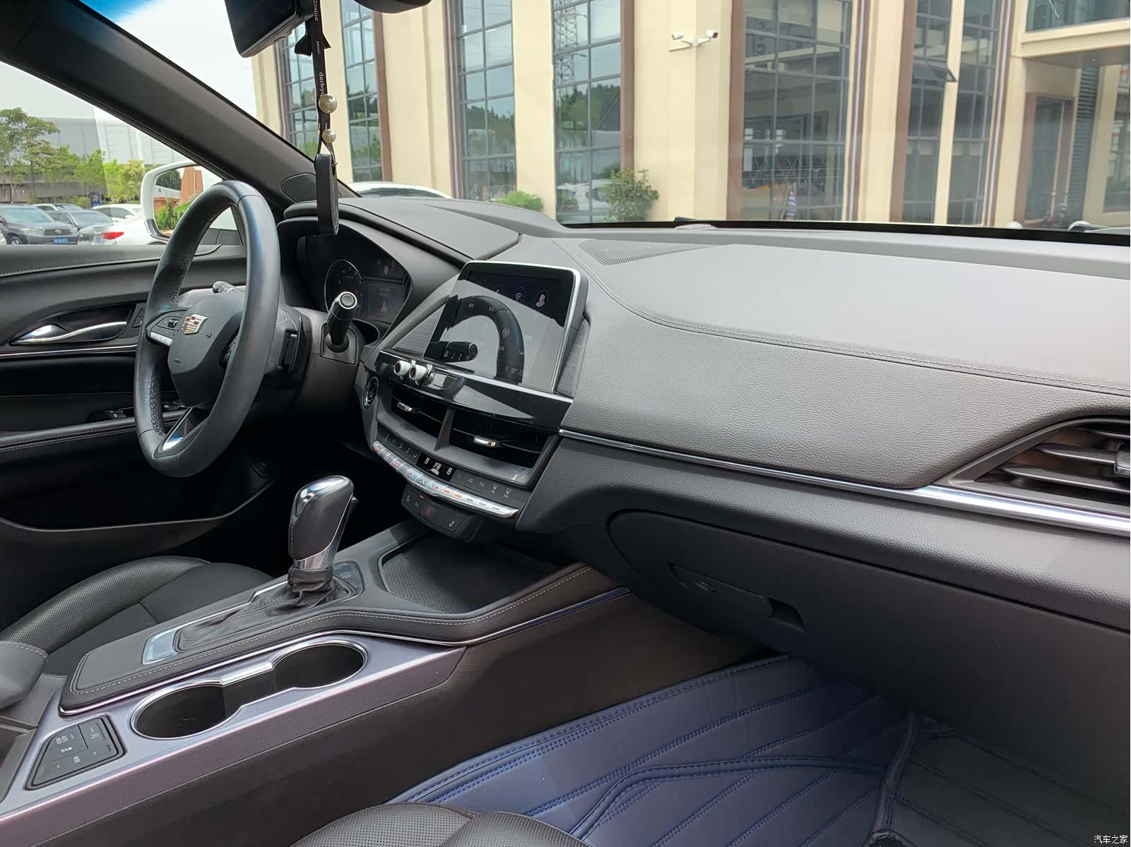 Cadillac CT4, 2023 27