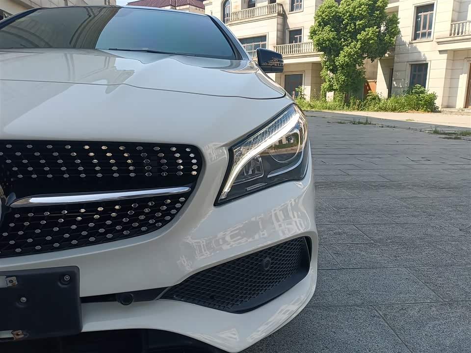 Mercedes-Benz CLA