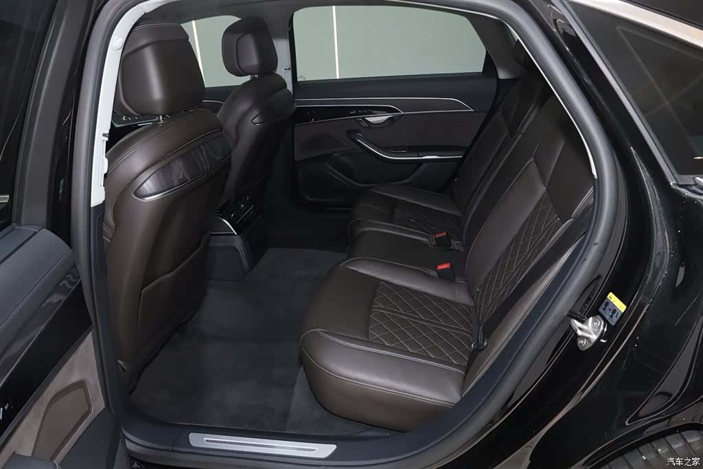 Audi A8L, 2024 24