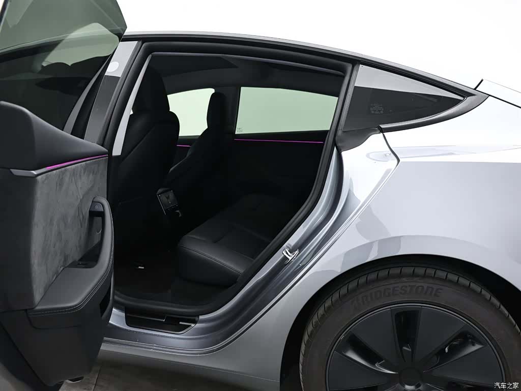 Tesla Model 3, 2025 14