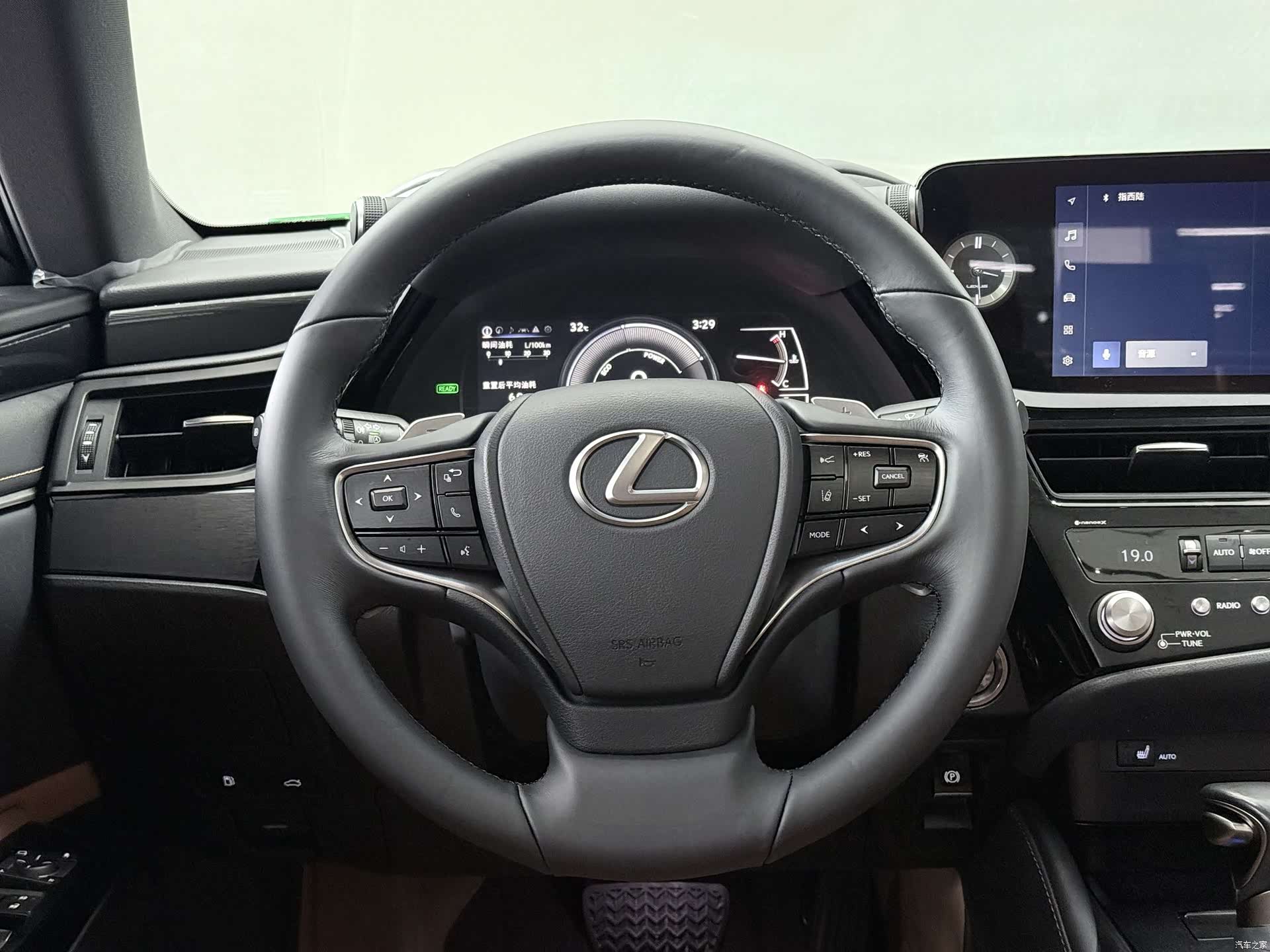 Lexus ES, 2023 12