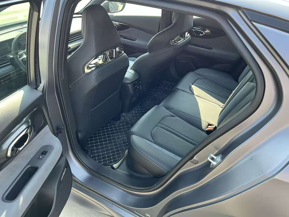 Trumpchi Shadow Leopard