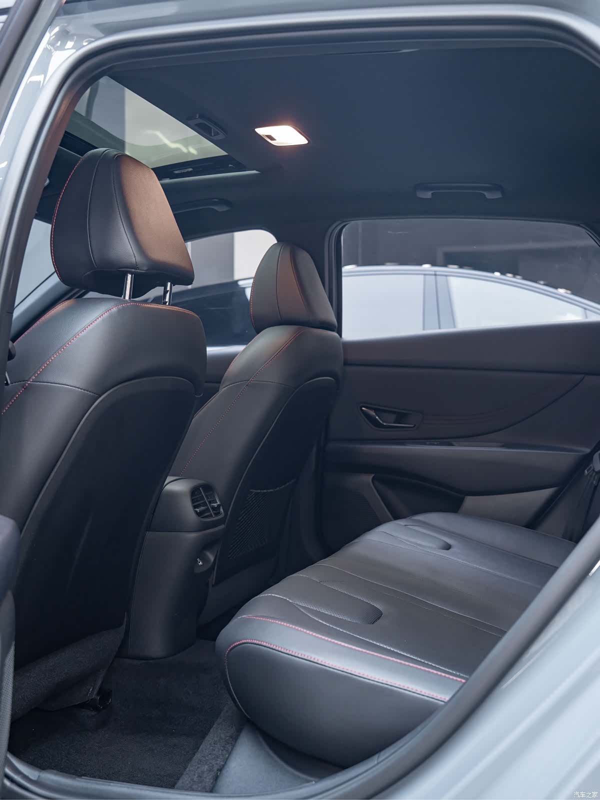 Hyundai Elantra, 2023 17