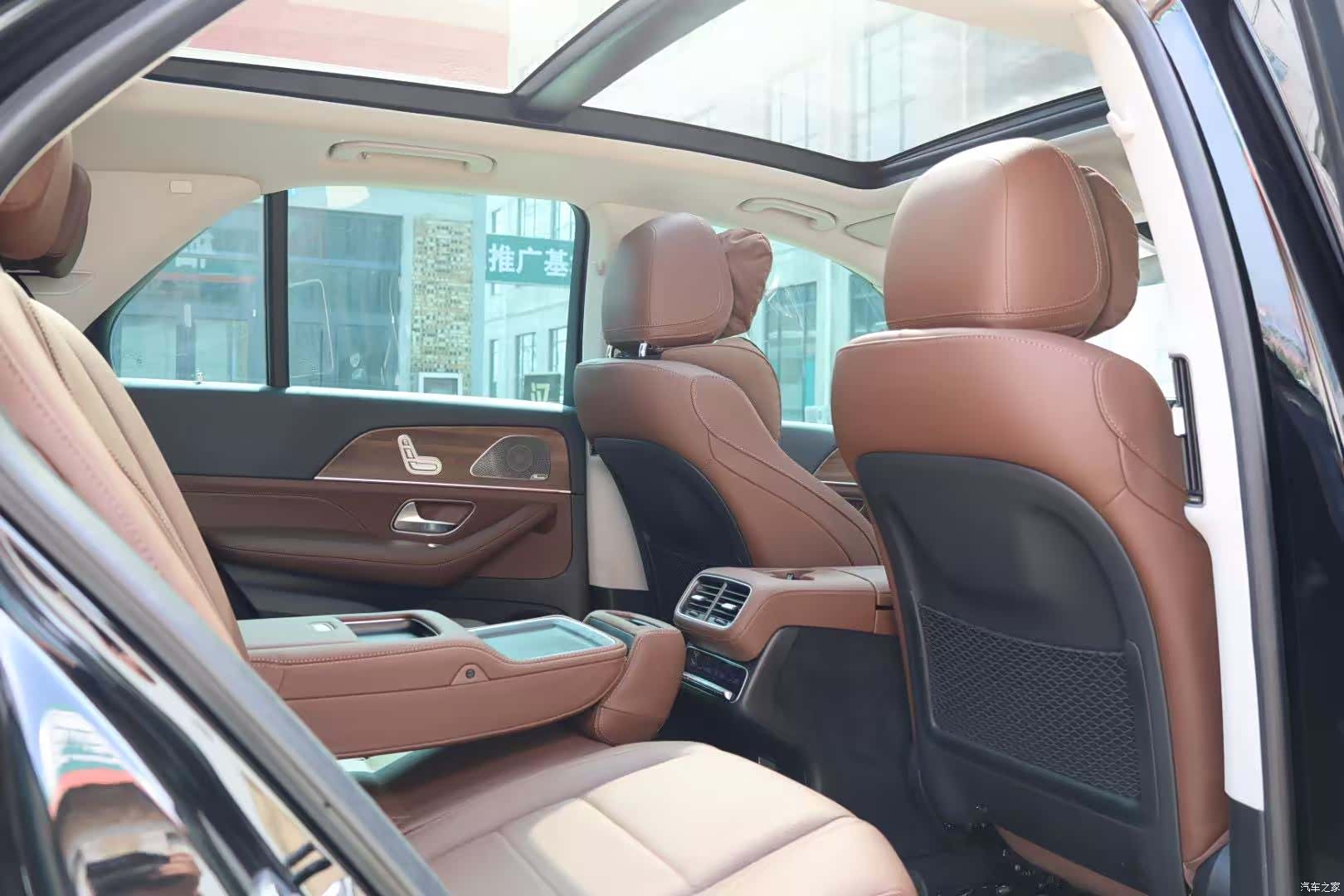 Mercedes-Benz GLE, 2025 13