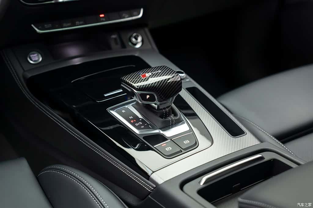 Audi Q5L, 2025 14