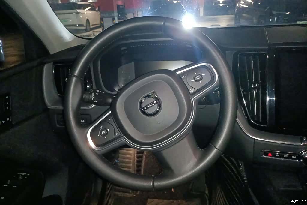 Volvo XC60, 2018 15