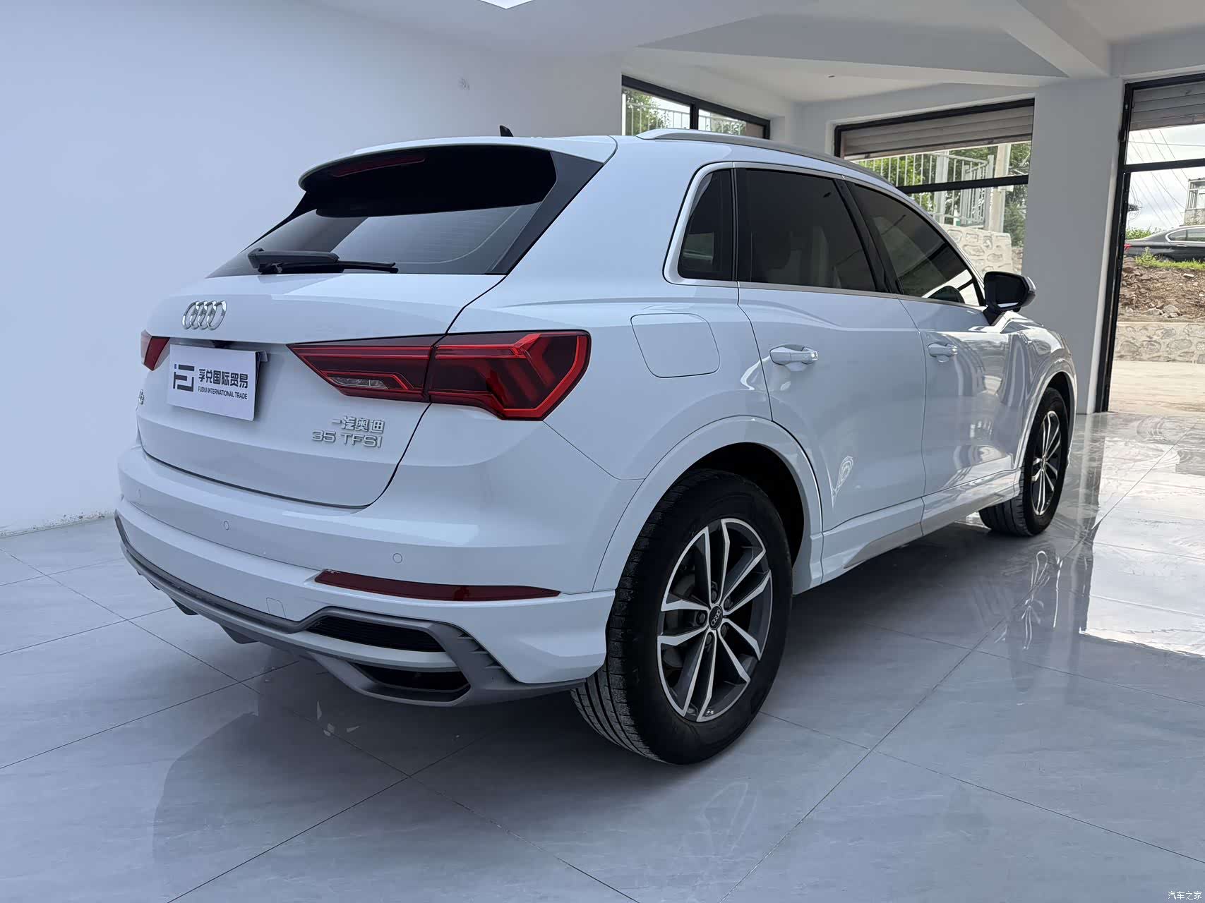 Audi Q3, 2022 4