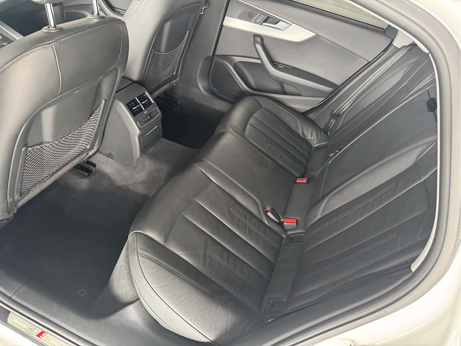 Audi A4L, 2020 7