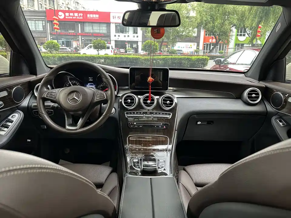 Mercedes-Benz GLC Mercedes-Benz GLC