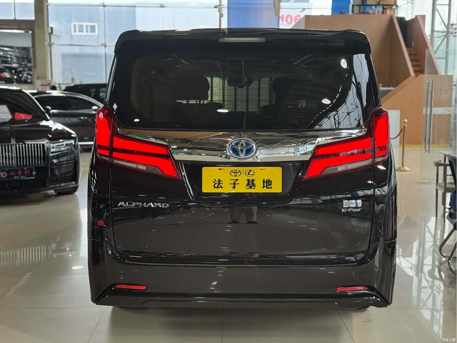 Toyota Alphard, 2019 24