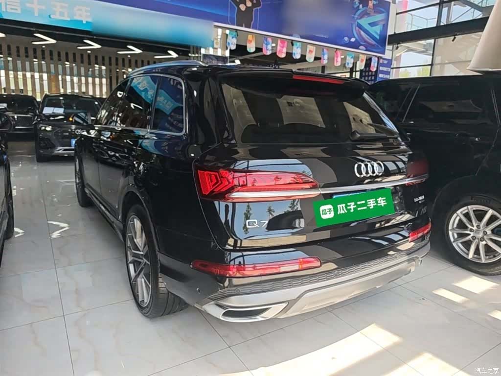 Audi Q7, 2022 все фото