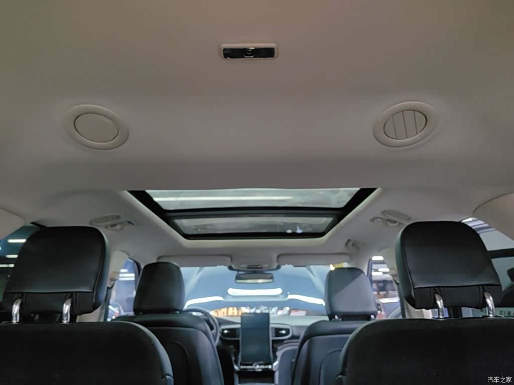 Ford Explorer, 2021 18