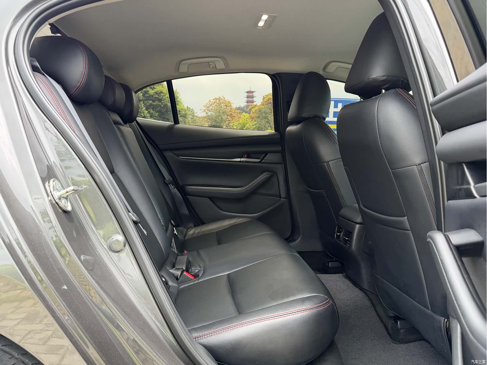 Mazda Mazda3, 2023 19