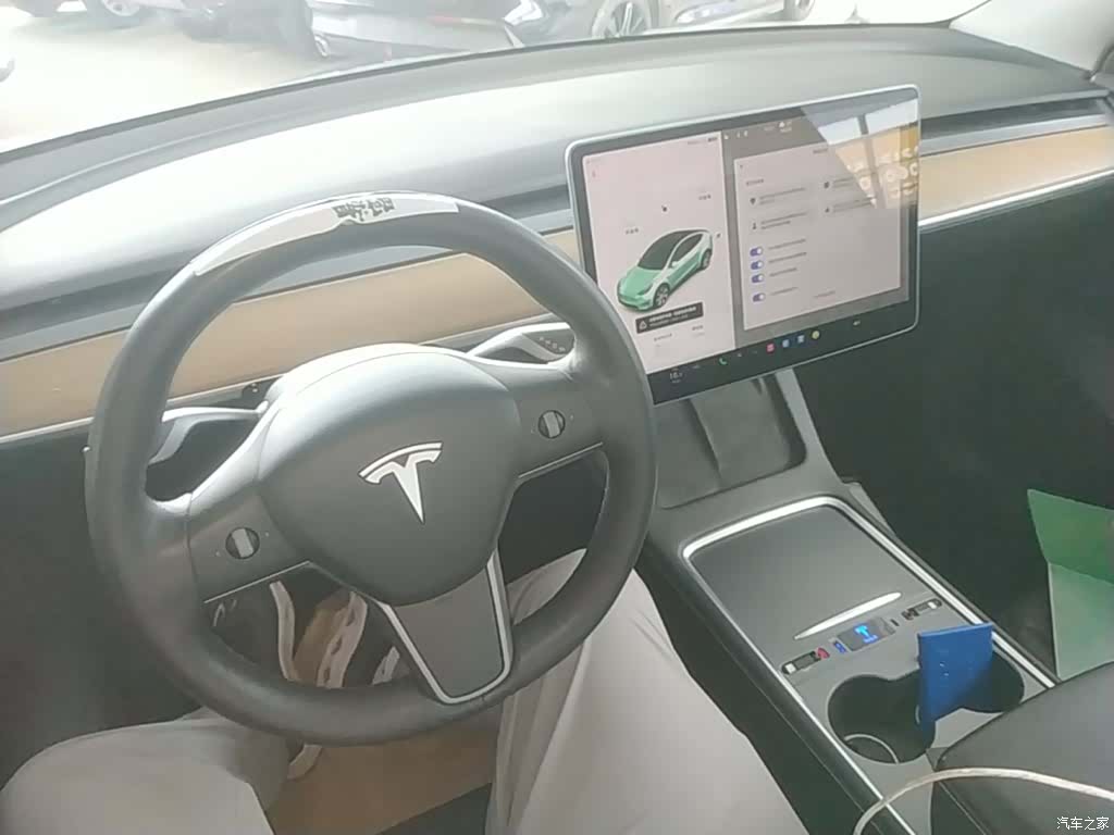 Tesla Model Y, 2021 10