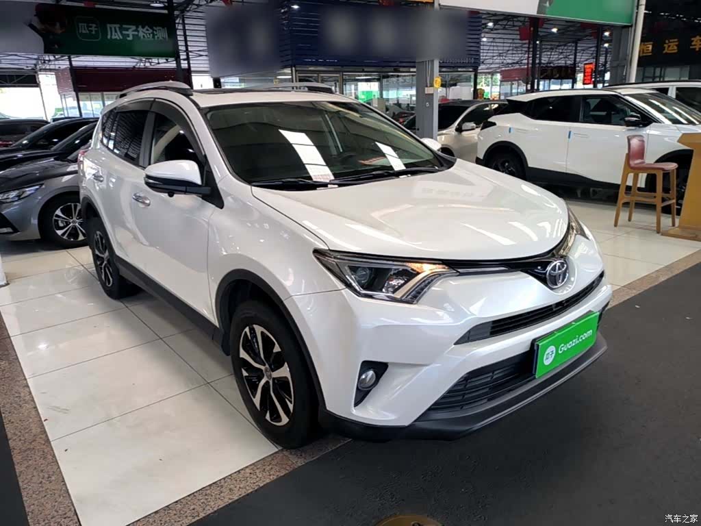 Toyota RAV4, 2017 4