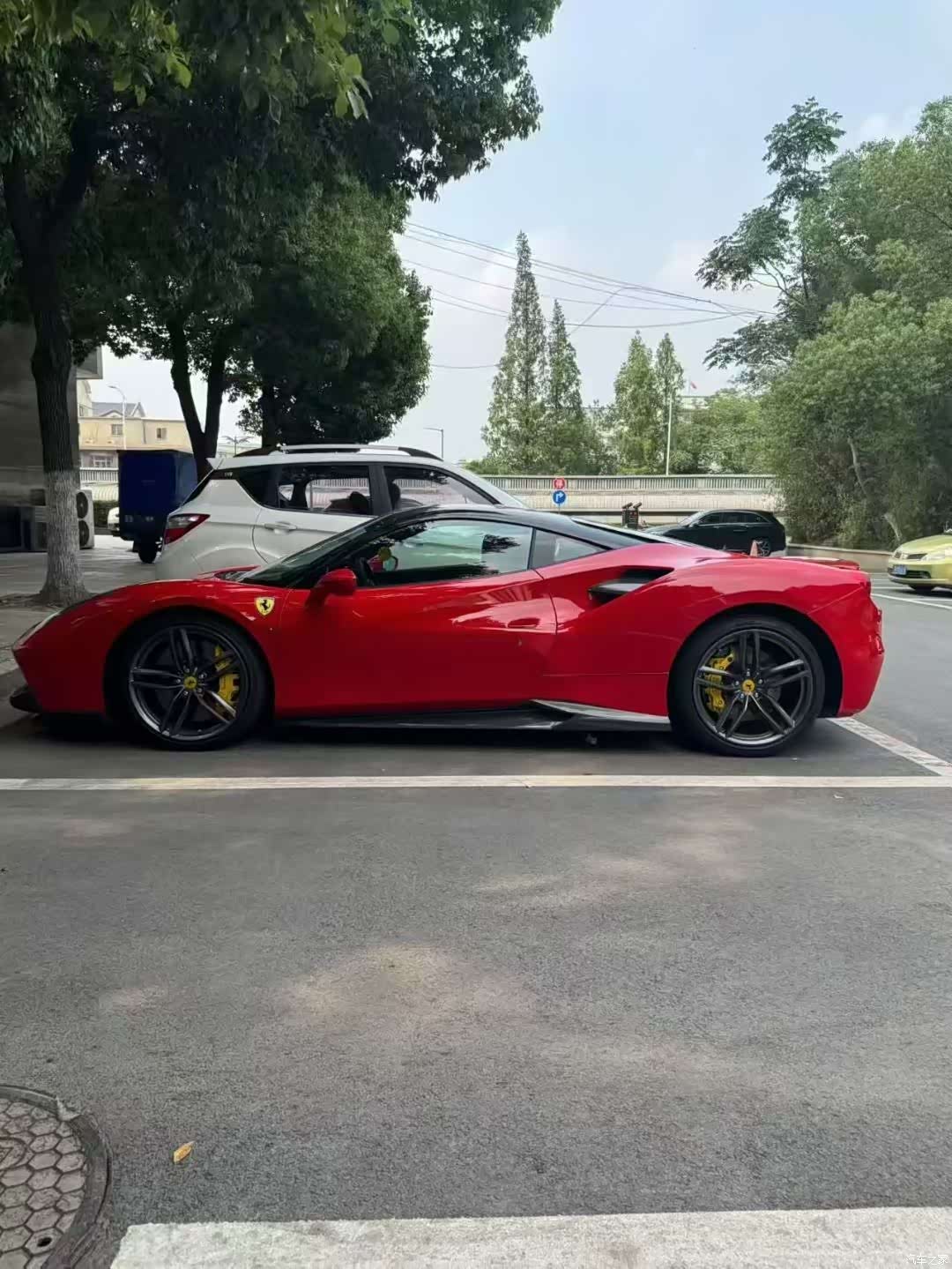 Ferrari 488, 2016 6