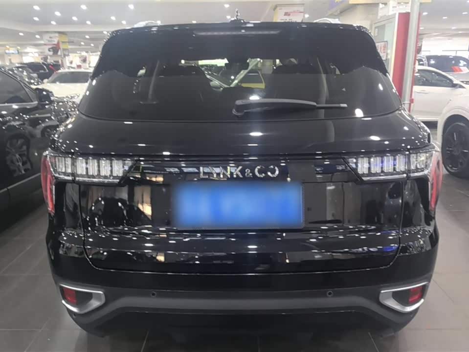 Lynk & Co 01