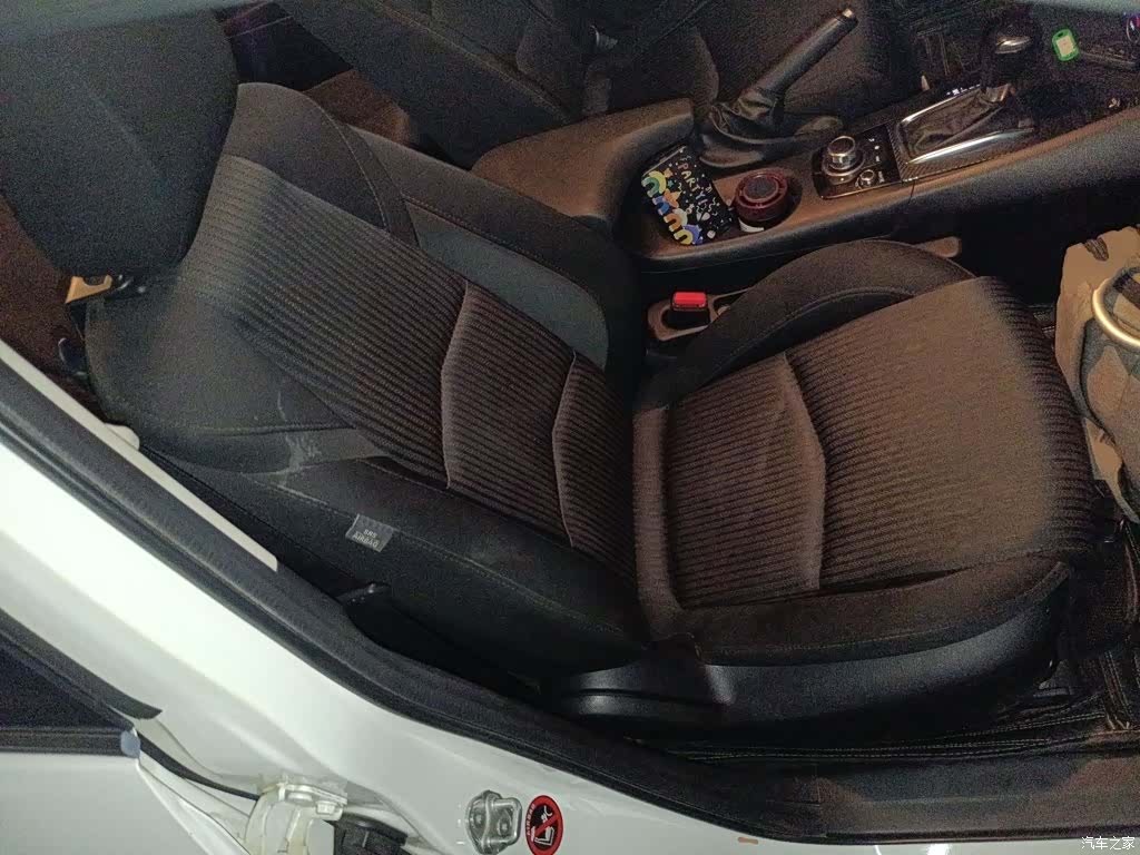 Mazda Mazda3, 2015 25