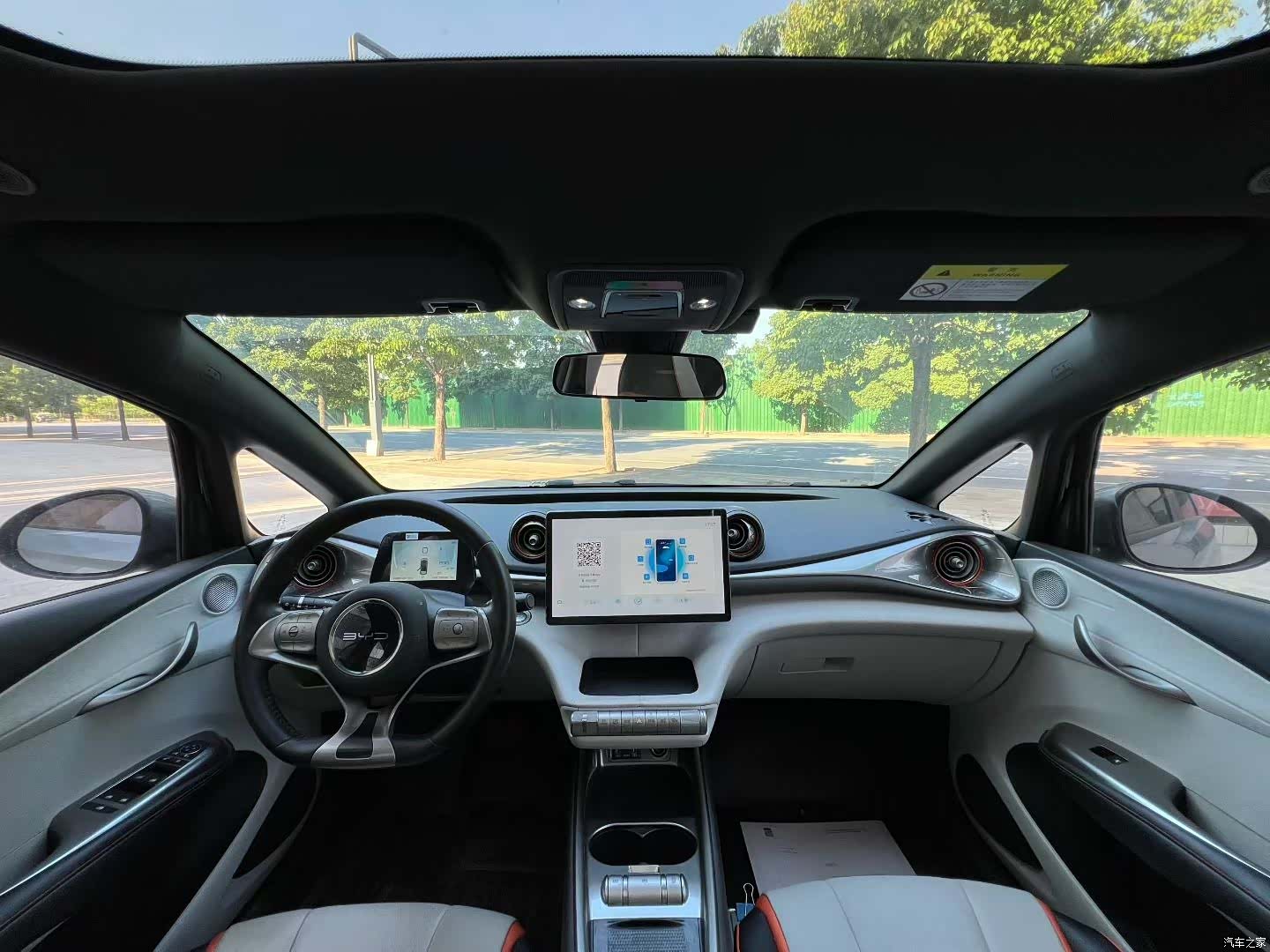 BYD Dolphin, 2022 все фото