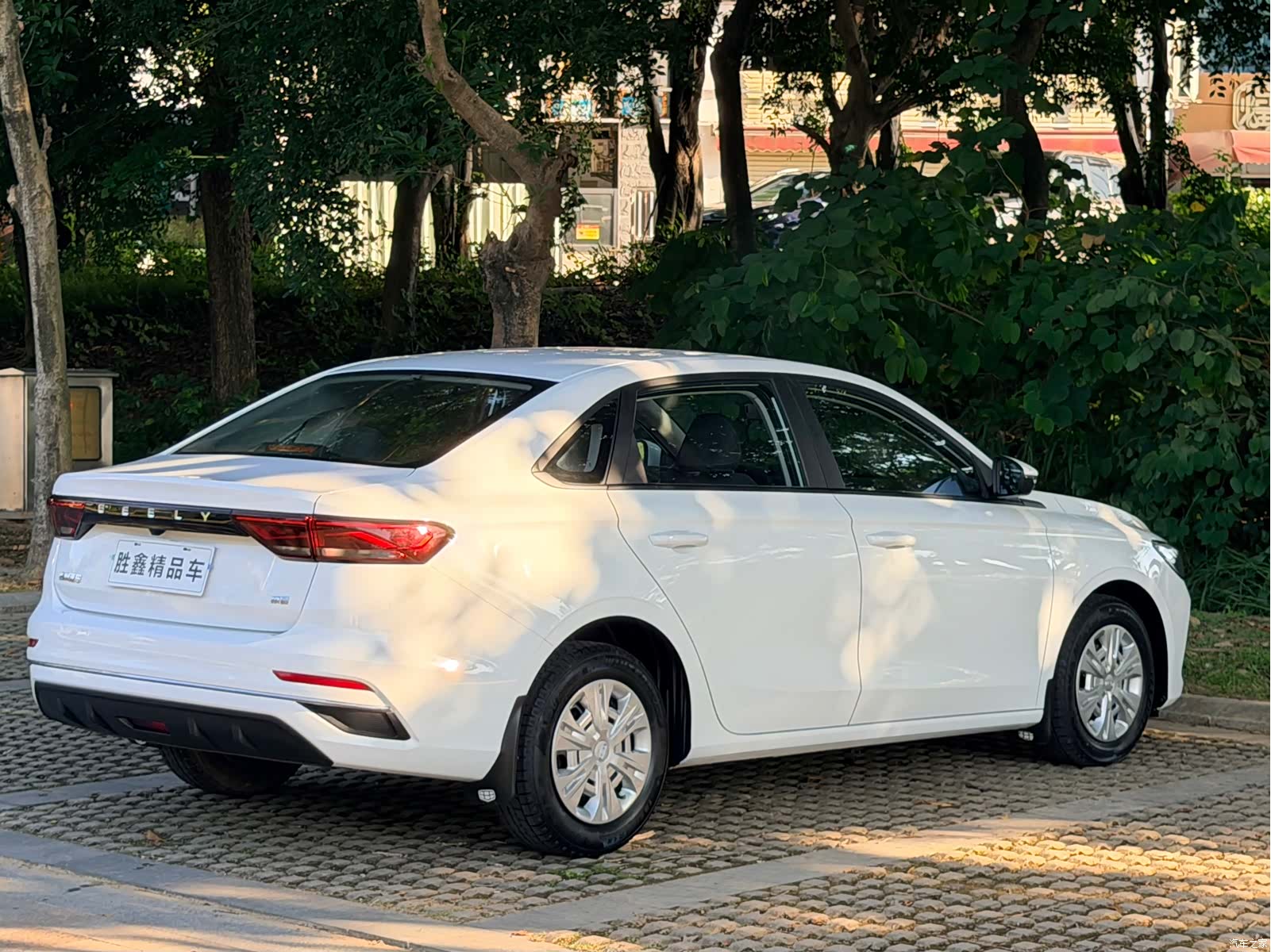 Geely Emgrand, 2024 все фото