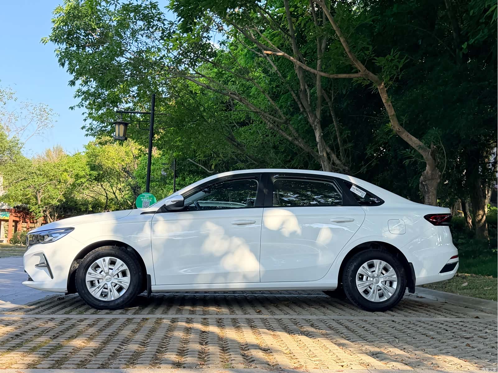 Geely Emgrand, 2024 4