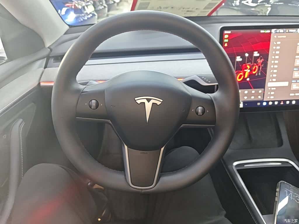 Tesla Model Y, 2024 11