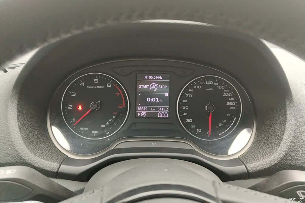 Audi Q2L, 2019 14