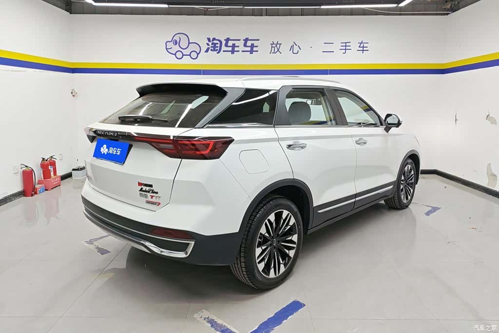 Bestune T77, 2025 3