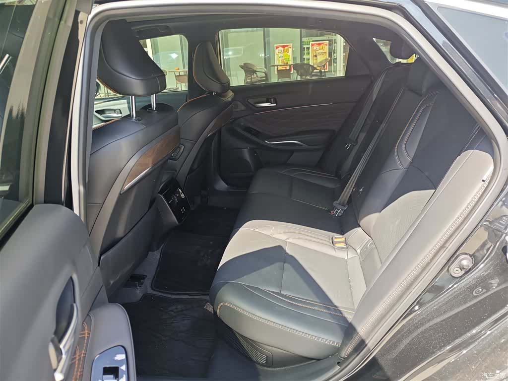 Toyota Avalon, 2025 7