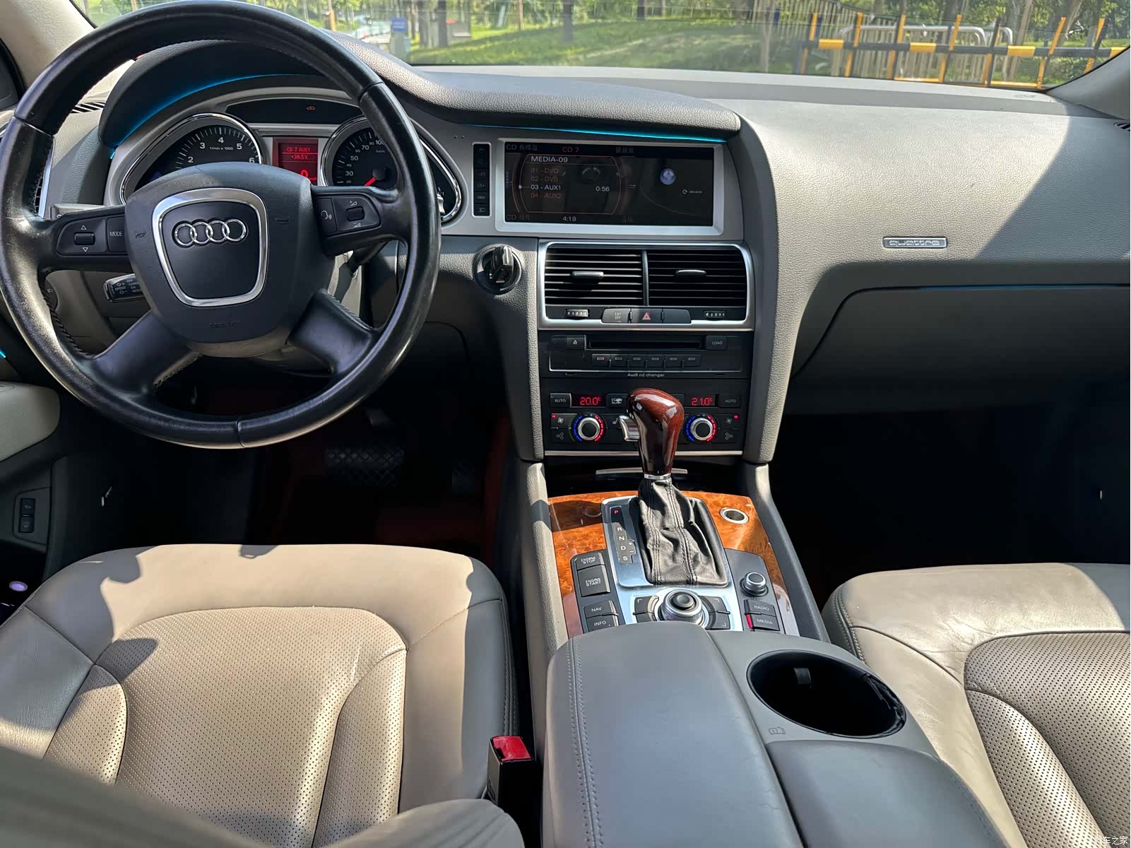 Audi Q7, 2009 14
