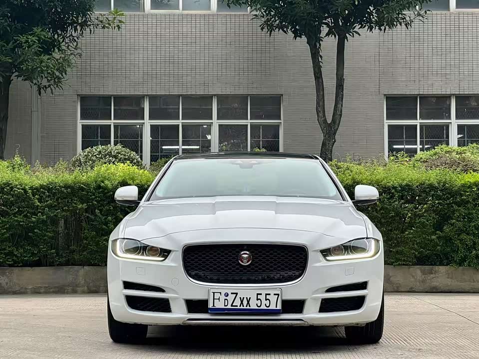 Jaguar XEL Jaguar XEL