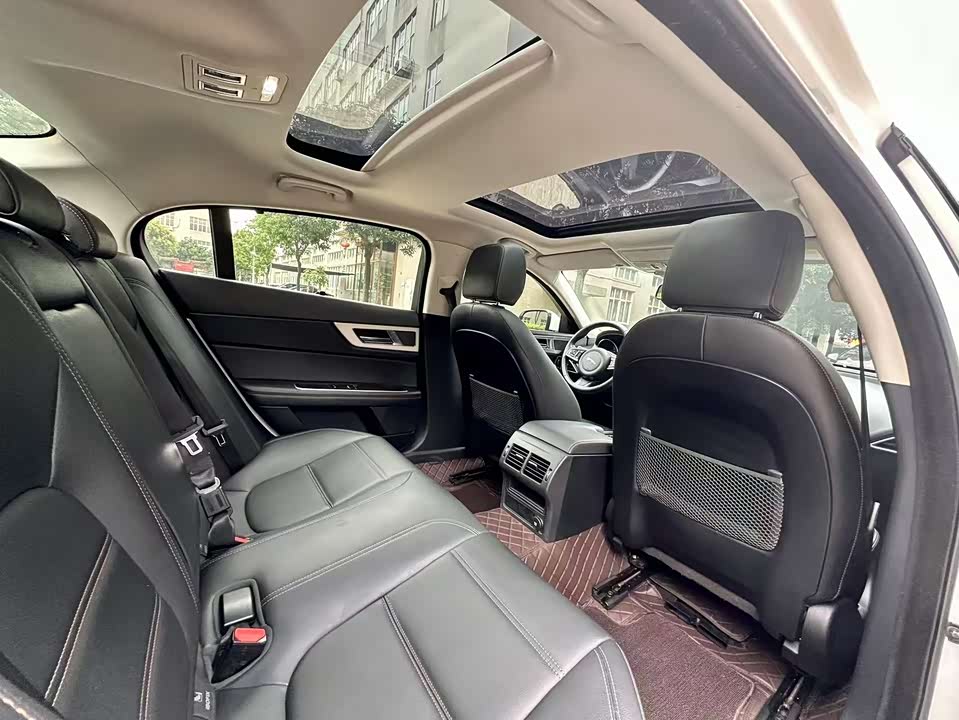 Jaguar XEL Jaguar XEL