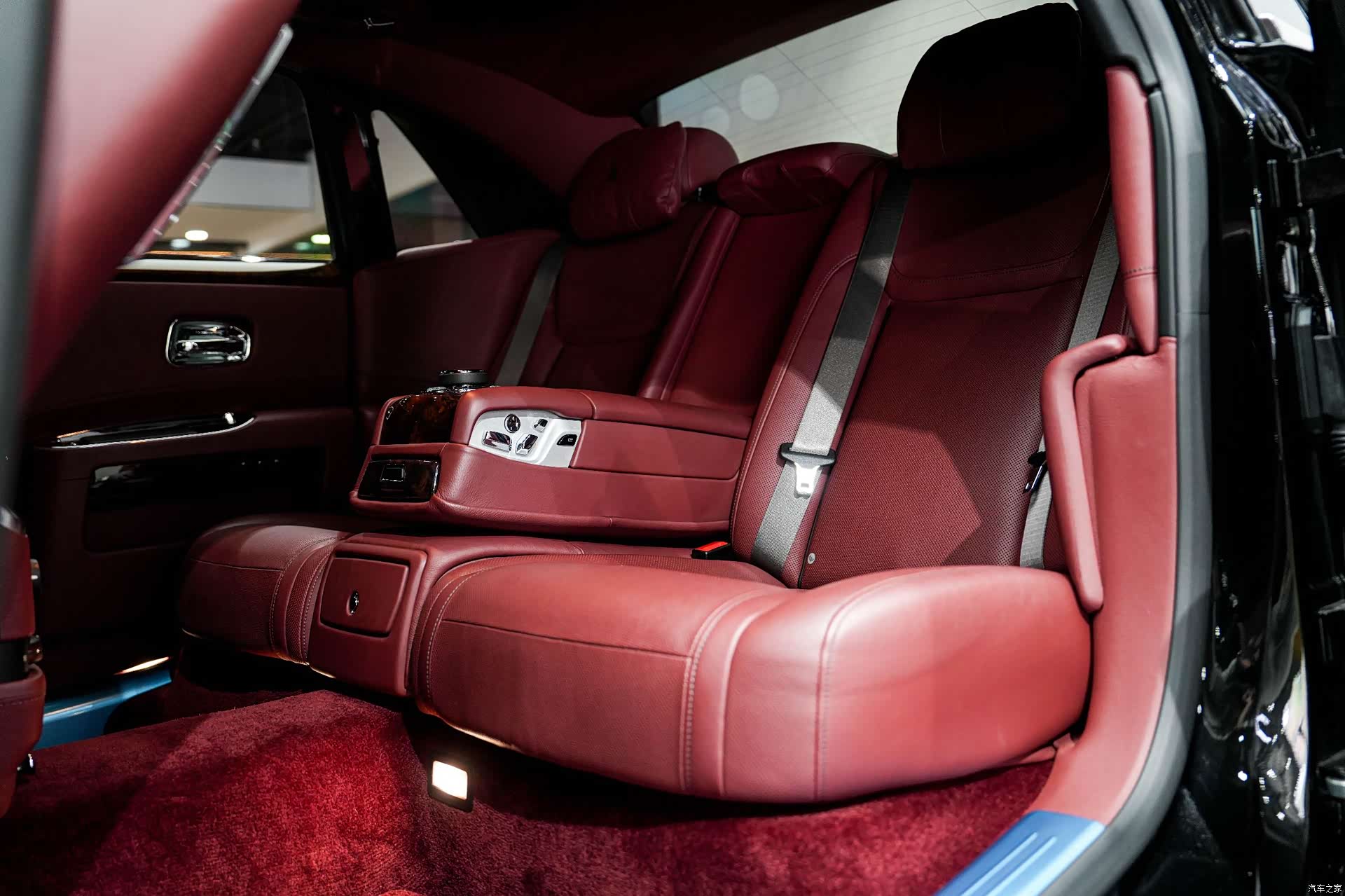 Rolls-Royce Ghost, 2017 11
