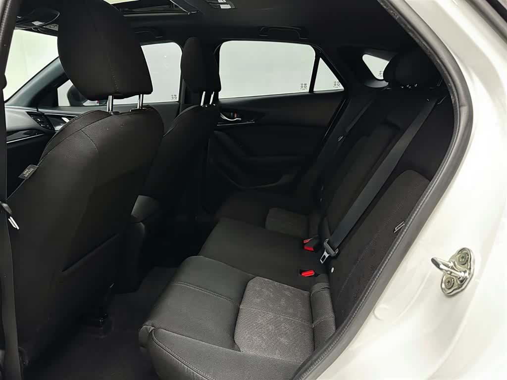 Mazda CX-4, 2023 22