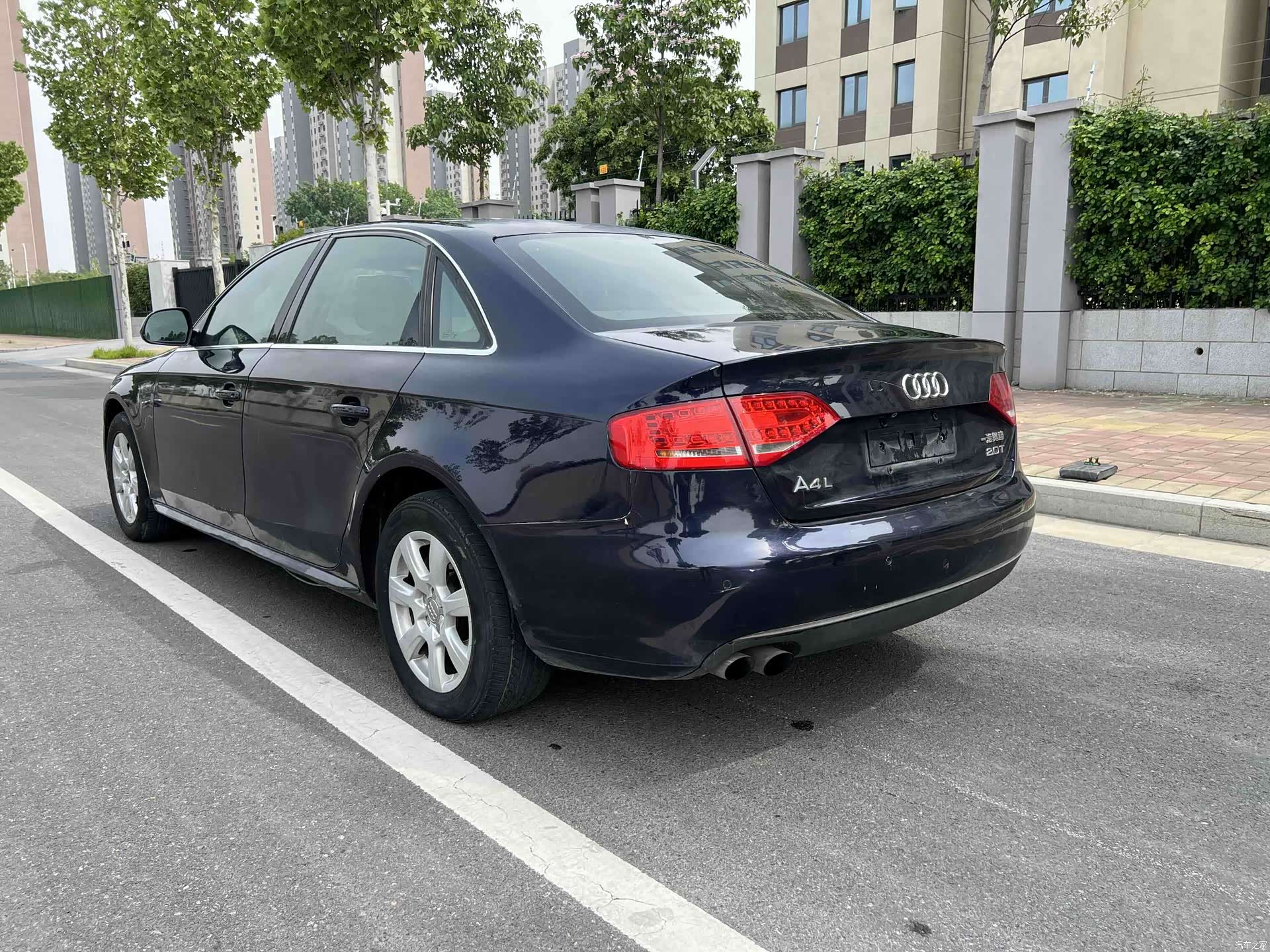 Audi A4L, 2010 14
