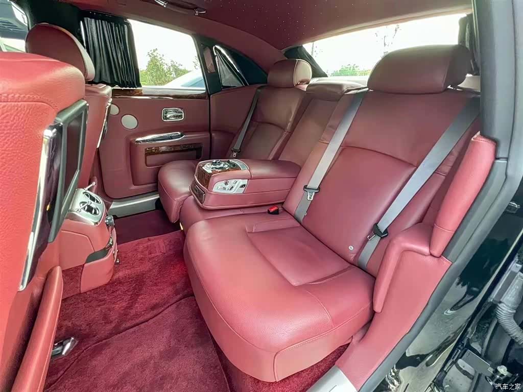 Rolls-Royce Ghost, 2011 все фото