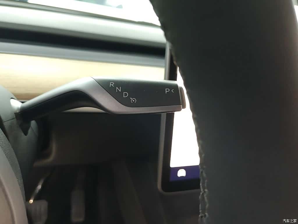 Tesla Model Y, 2023 14