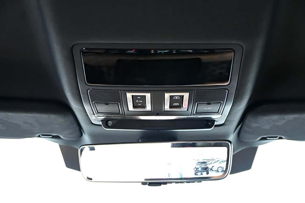 Land Rover Defender, 2024 36