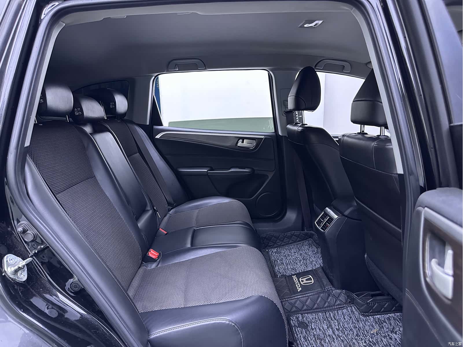 Honda Jade, 2014 12