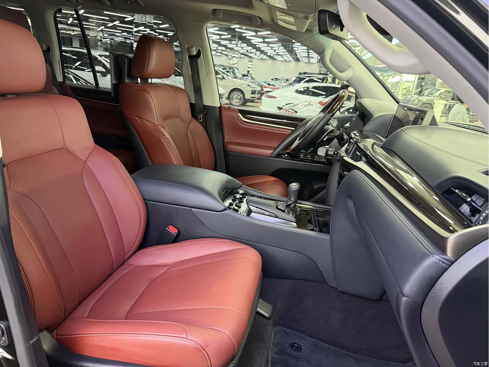Lexus LX, 2019 7