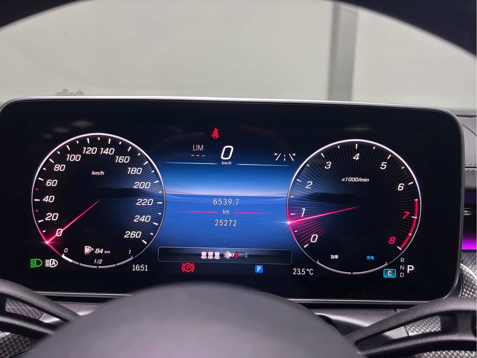 Mercedes-Benz C-Class, 2024 8