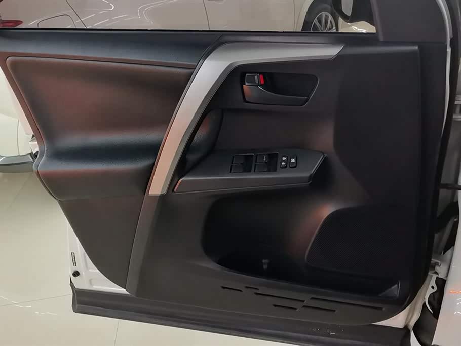 Toyota RAV4 Rongfang