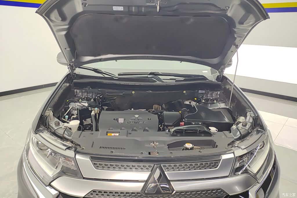 Mitsubishi Outlander, 2020 10